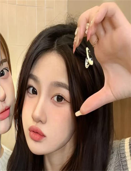 日本精品一卡二卡三卡四卡视_香蕉大美女天天爱天天做_图老师